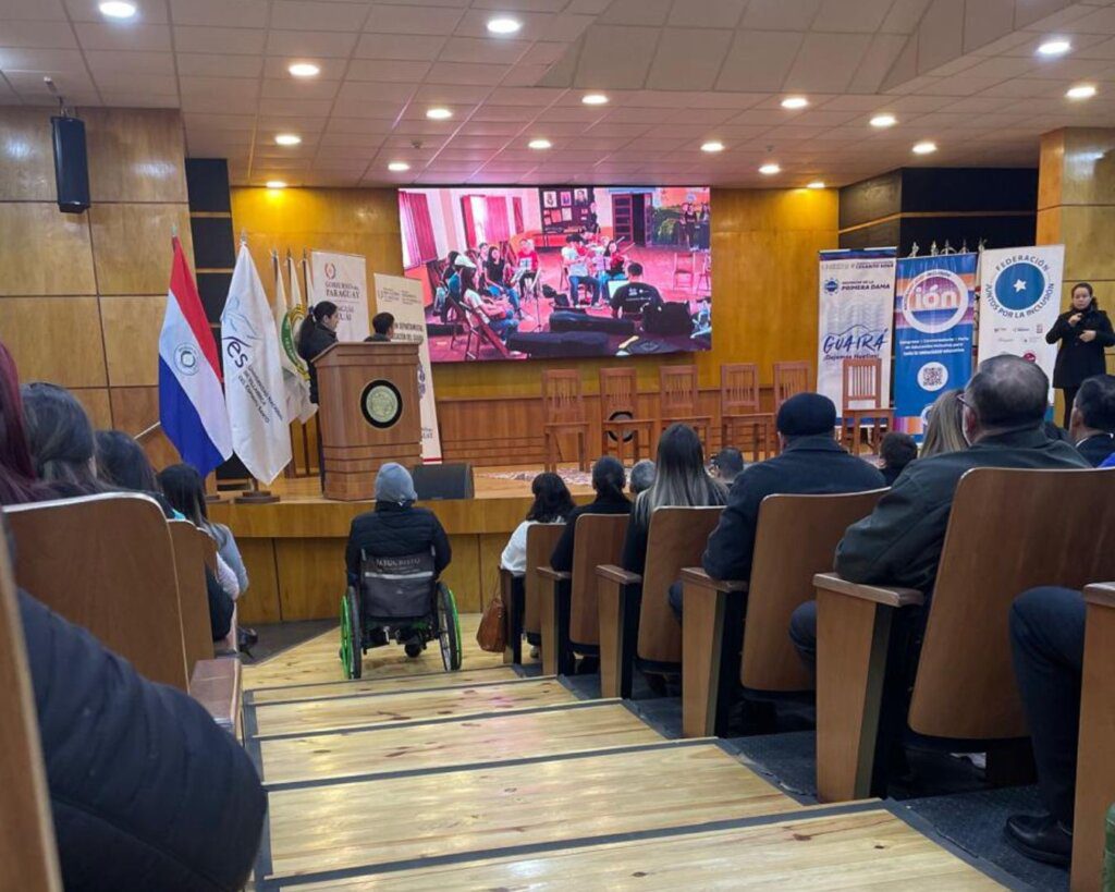 Charla de Cecilia Perez en Paraguay